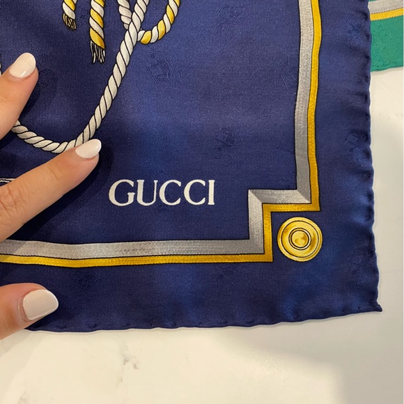Authentic 100% silk Gucci scarf with the iconic colors and pattern! - Picture 3 of 6
